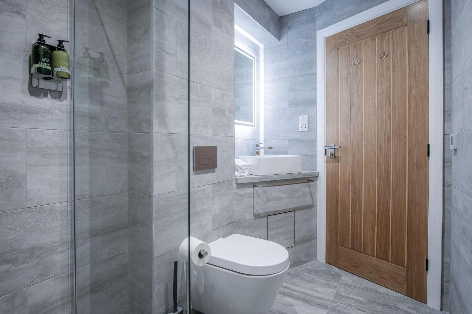 Suite 7 - Sleeping Giant Hotel - Pen Y Cae Inn Brecon Dış mekan fotoğraf